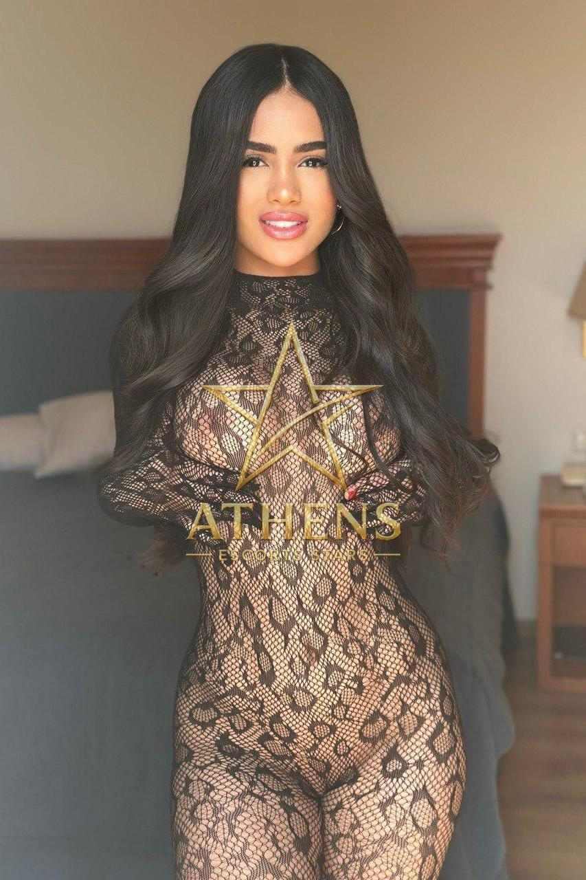 AURORA-ATHENS-ESCORT-STARS